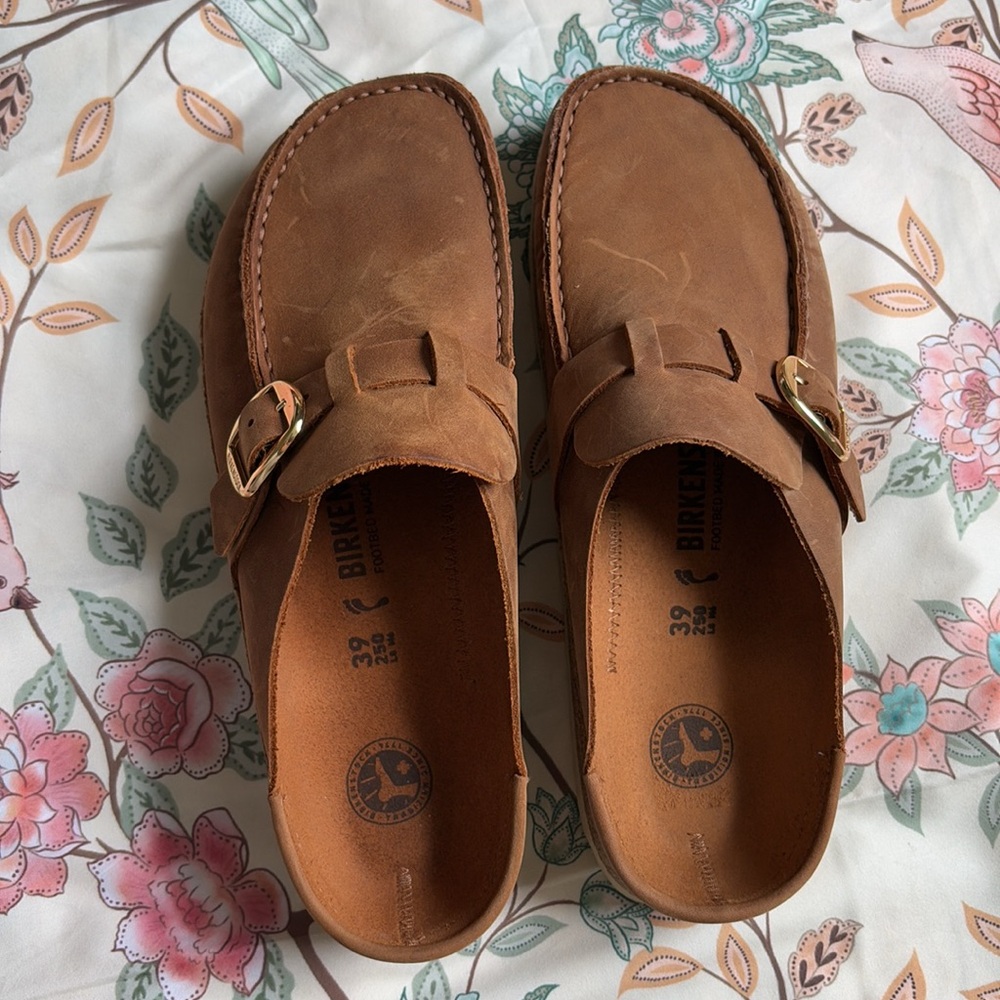 Birkenstock Buckley Oiled Leather Clog - Picture 3 of 7